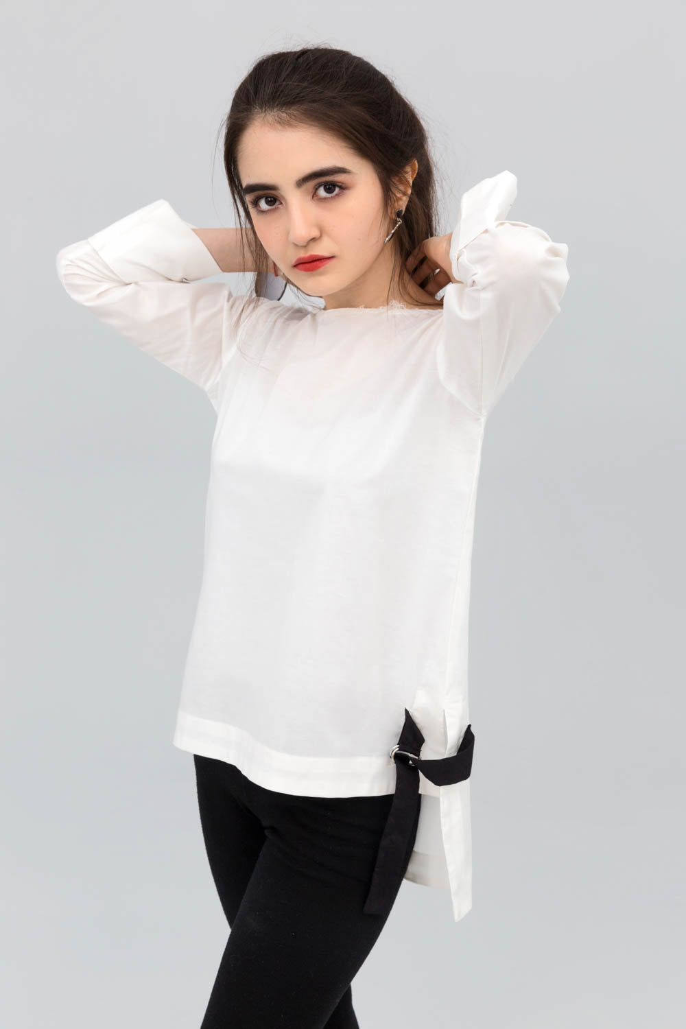 White Double cuff Long Fusion Shirt in Cotton - yesonline.pk